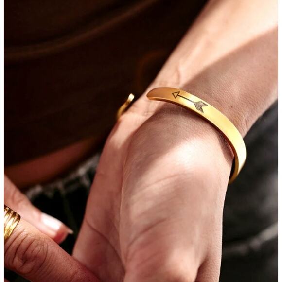 RETAIL $80 MINT & LILLY Beautiful girl you can do hard things*Cuff*18K plated - Picture 3 of 3